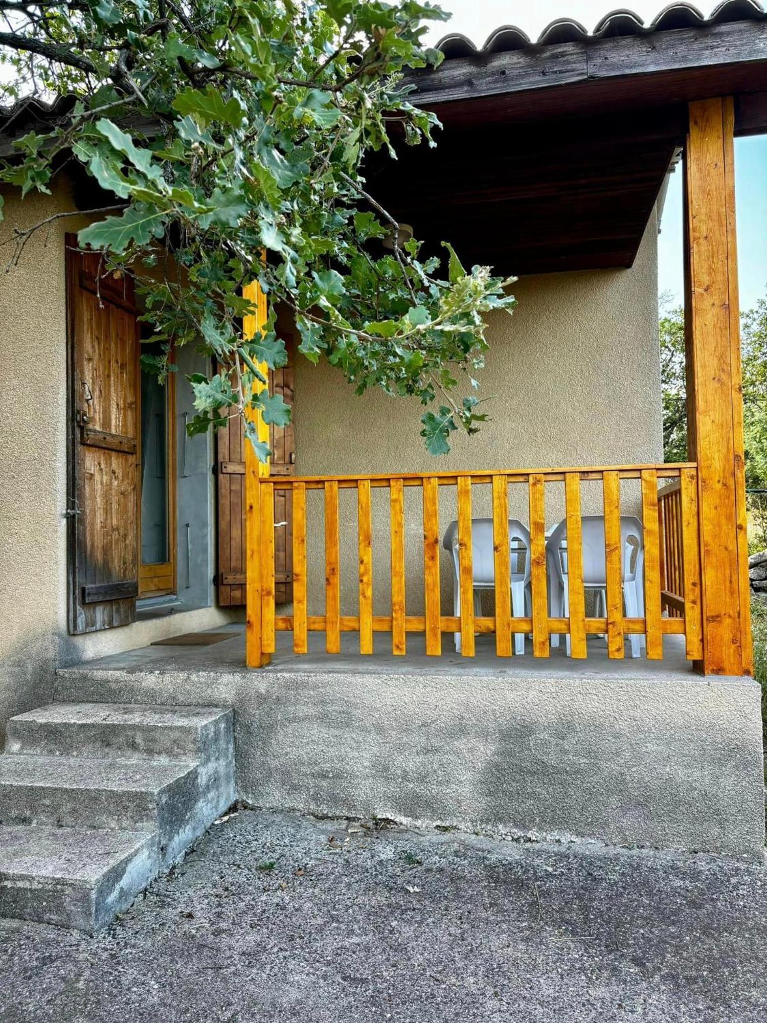 Hotel Les Persedes Lavilledieu  Exterior foto