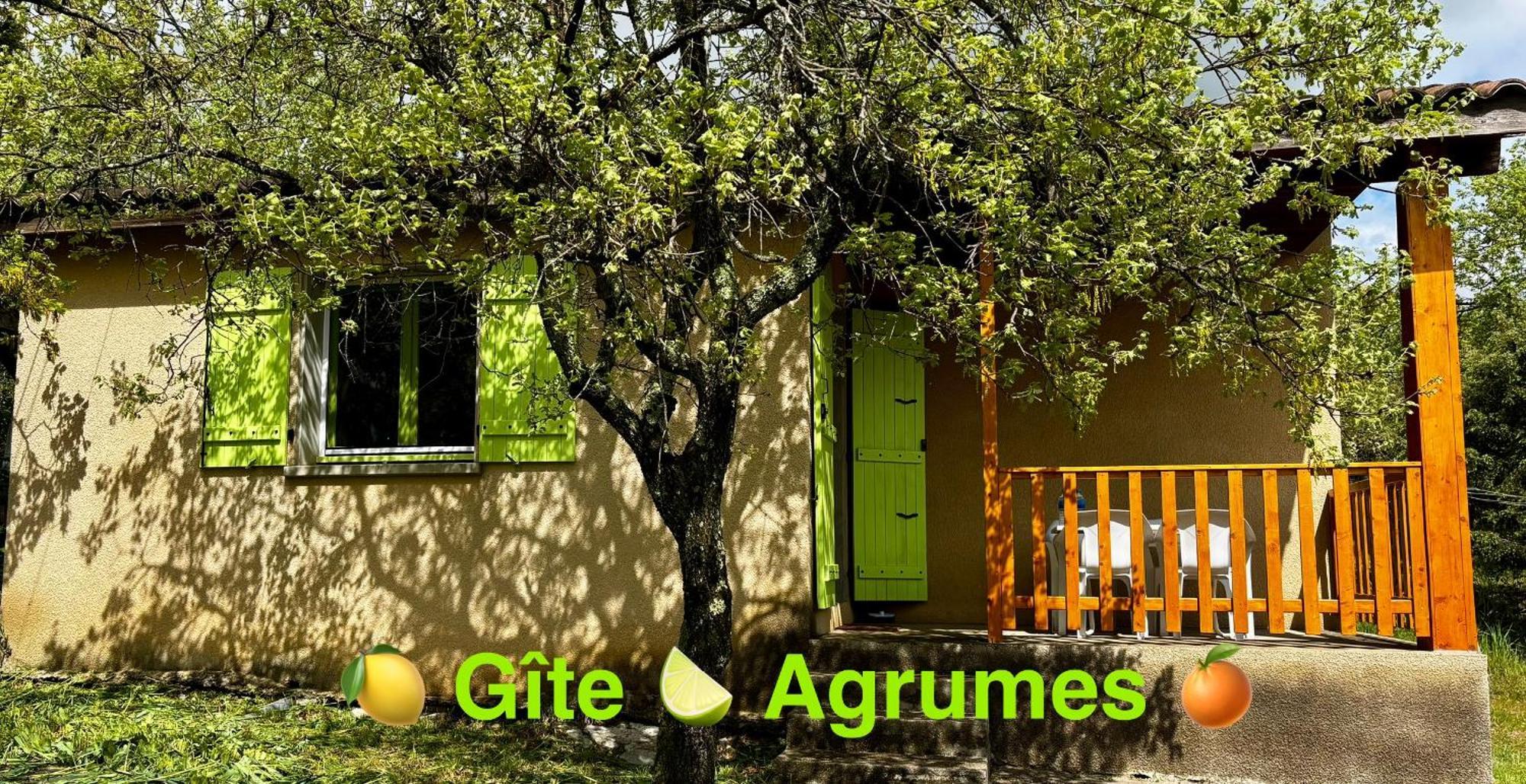 Hotel Les Persedes Lavilledieu  Exterior foto
