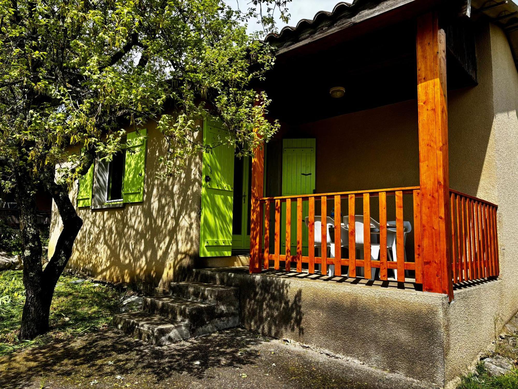 Hotel Les Persedes Lavilledieu  Exterior foto